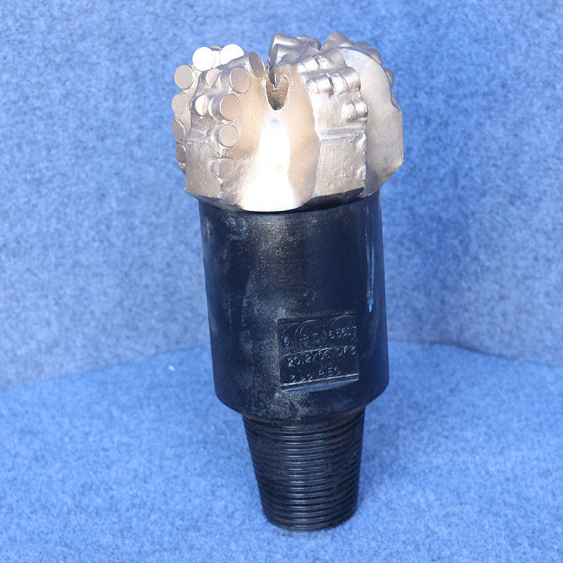 7 1/2 (190.5mm) 4 1/2API接続 PDC 掘削ビット 掘削効率を解放する