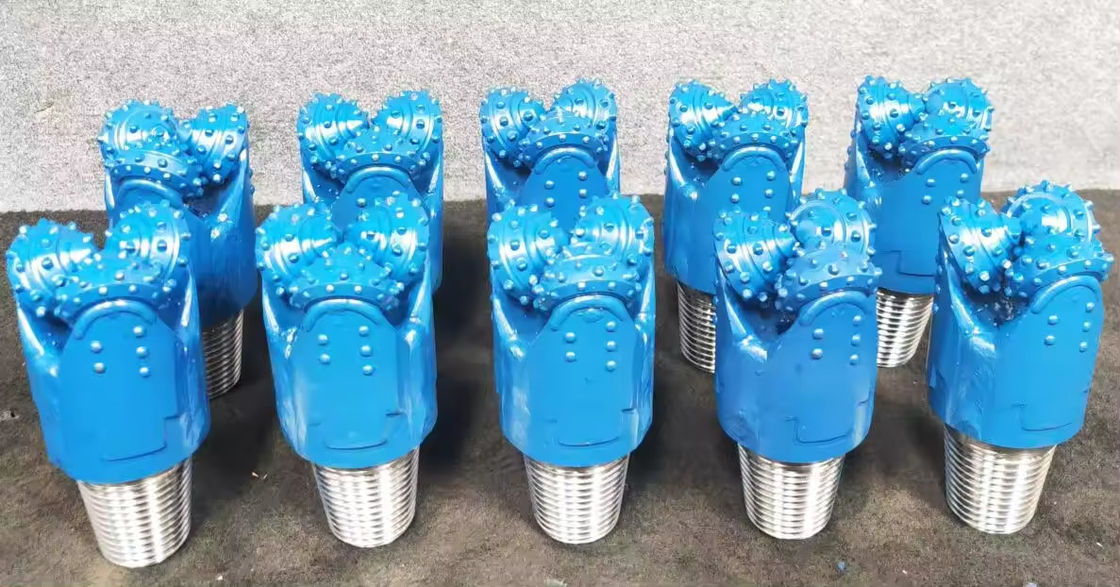トリコーンビット 重量 2-3/8 API レジスレッド トリコーンロールビット 石油掘削用
