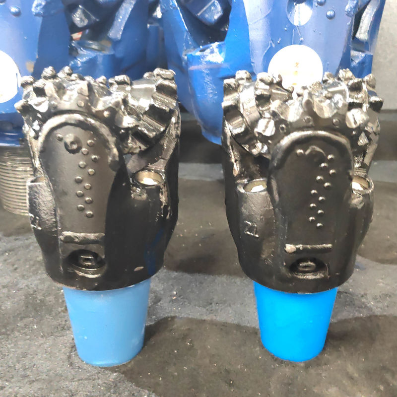 水井の掘削用,シンターされた炭化物歯を持つコーンミールローラーベアリングビット