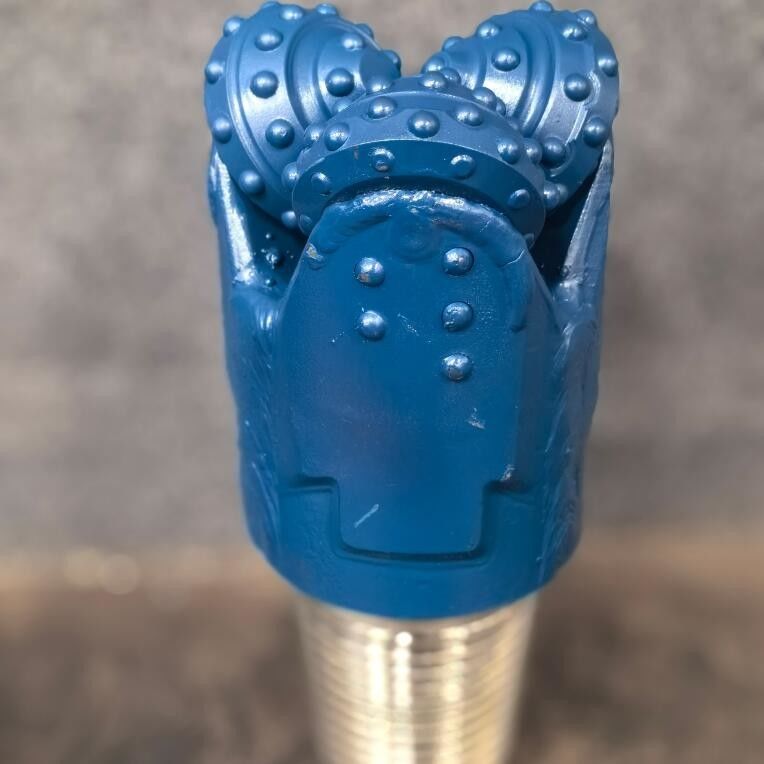5.5インチ IADC637 横向ドリル トライコーン 岩ドリルビット 硬化形状