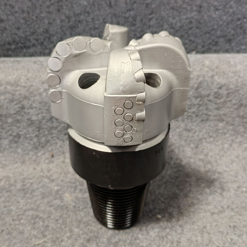 固定切断器設計と水井掘削のための146mm-4刃のカービッド鋼PDCビット