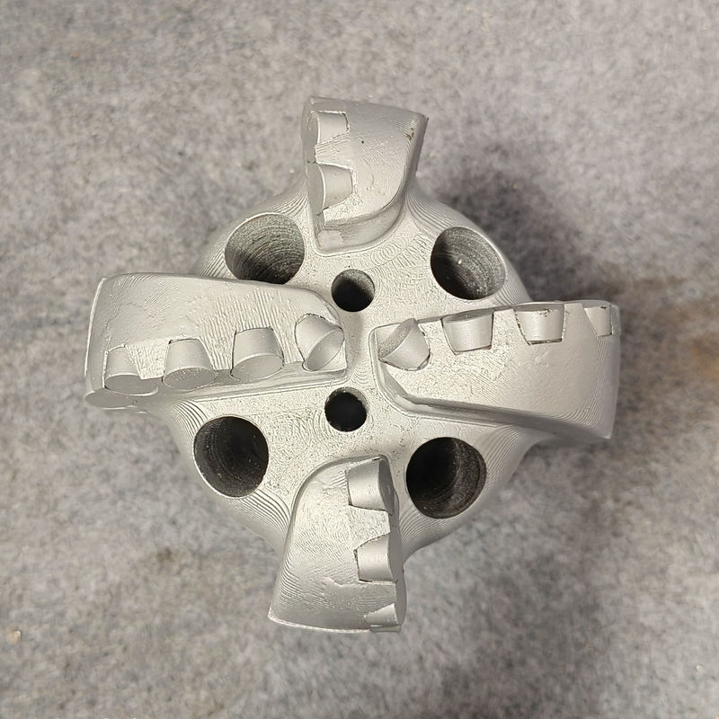 固定切断器設計と水井掘削のための146mm-4刃のカービッド鋼PDCビット