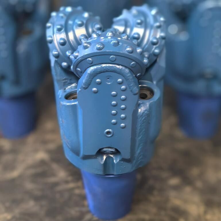 5.5インチ IADC637 横向ドリル トライコーン 岩ドリルビット 硬化形状