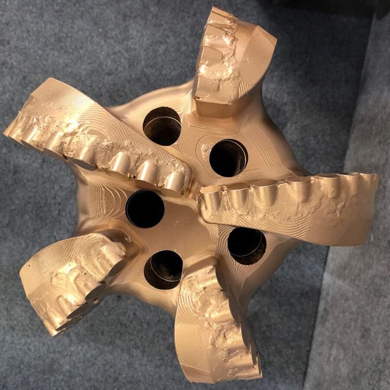 98mm-3593.7mm PDCビット オーダーメイドの鉱山掘削と水井掘削のために