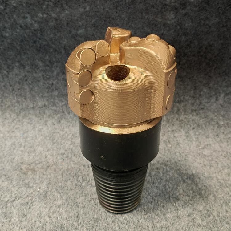 ダイヤモンド 98mm 3 刃 Pdc 弧角ドリルビット 水井 石炭鉱山の掘削