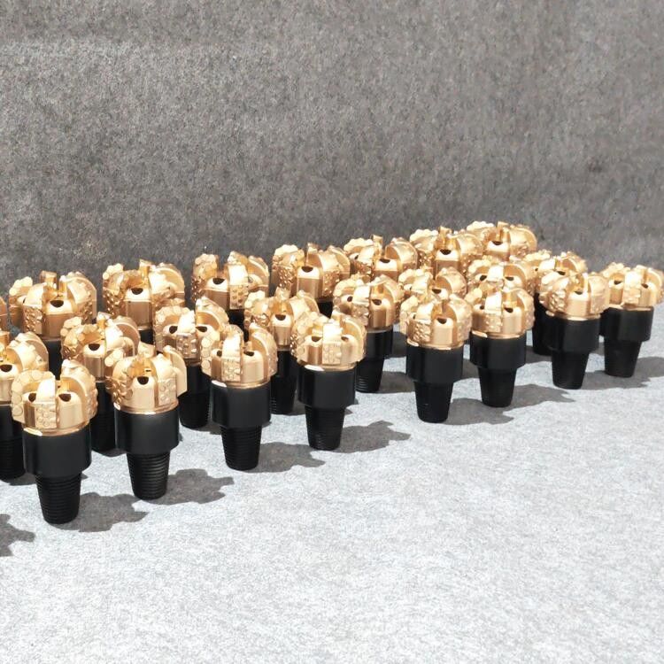 ロックドリル PDC ダイヤモンドビット合金 炭鉱用水井掘削リグ