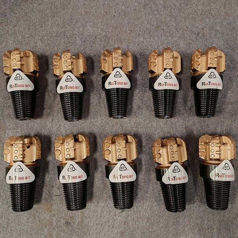 89mm 5 PDCドリルビット 設計 鉱山アプリケーションにおける柔らかから中等柔らかい形状のためにカスタマイズ