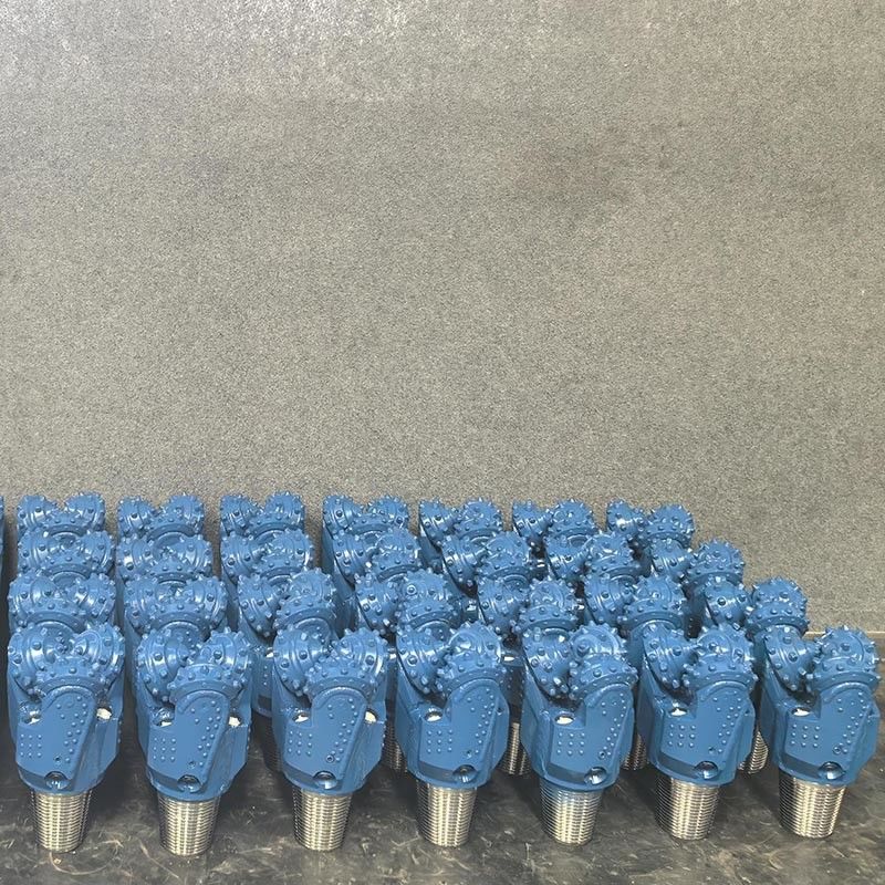 水平方向ドリリング使用 鍛造加工とAPIレグスレッドのトリコンドリルビット