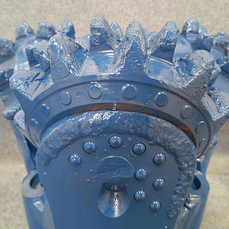 ローラーベアリングトライコーンドリルビット 耐久性水井と岩石掘削