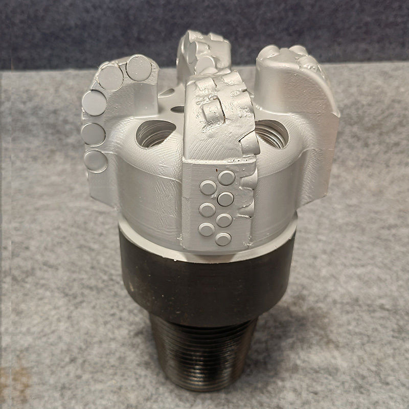 掘削ツール 機械 タイプ カービッド PDC リーム 穴を開け機 HDD 方向掘削における穴抜き井戸掘削用