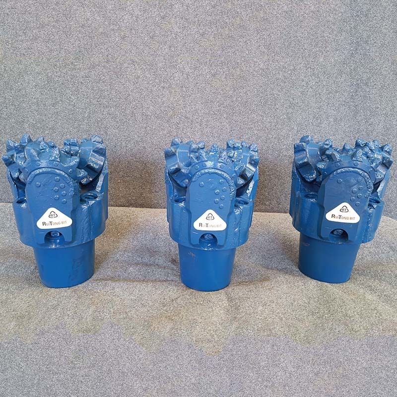 12 1/4インチ ミルトゥース 三コーンビット 中硬度地層用