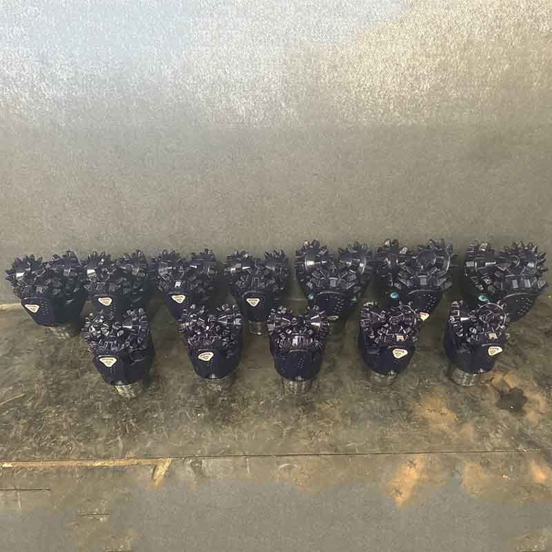 12 1/4 インチ ミル歯トリコーンビット 中硬質地層用